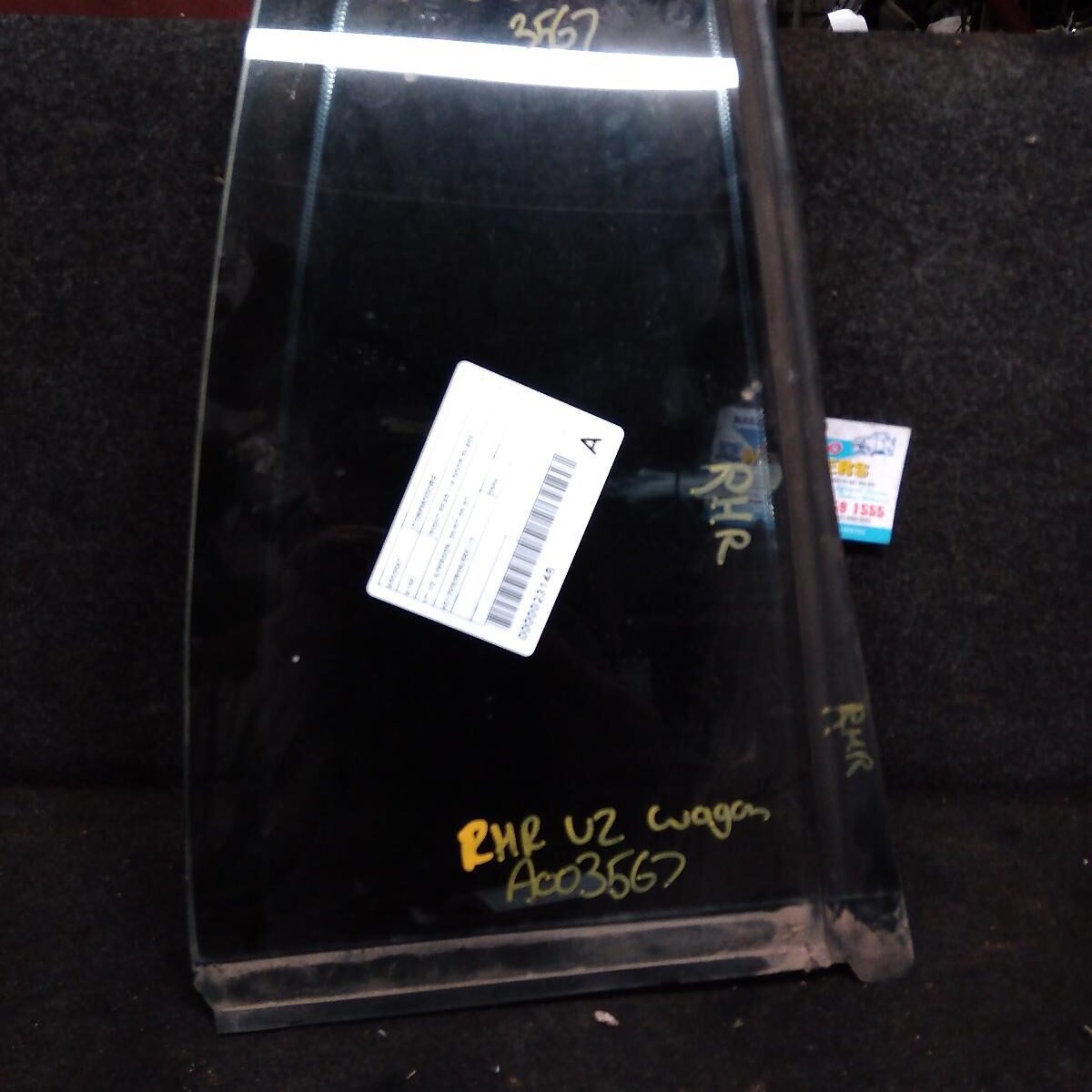 2006 HOLDEN COMMODORE Right Rear 1/4 Door Glass