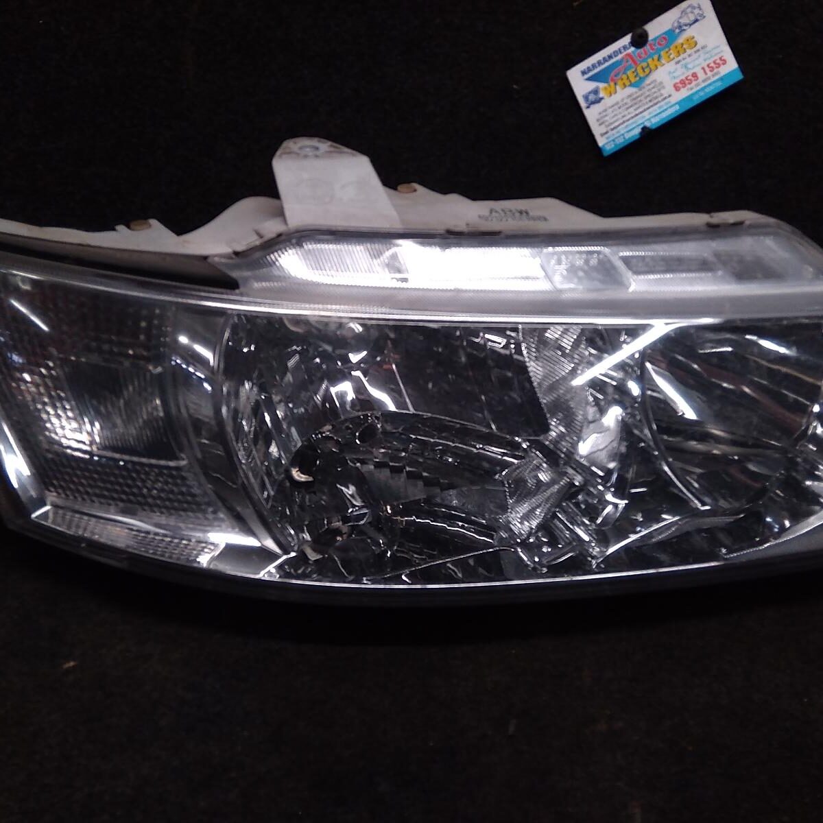 2005 HOLDEN COMMODORE RIGHT HEADLAMP