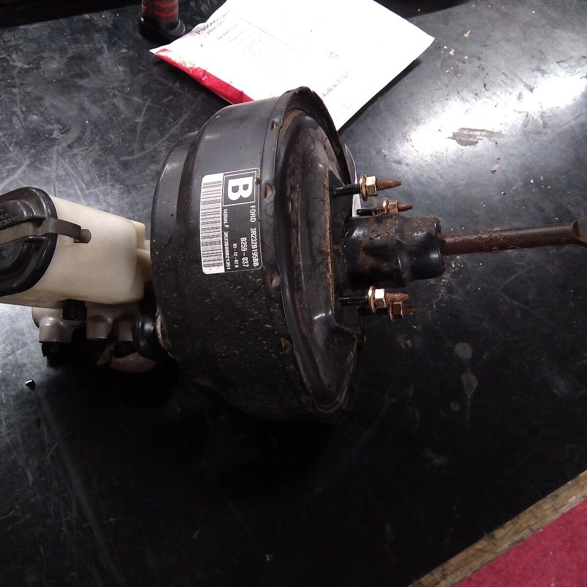 2002 FORD FALCON BRAKE BOOSTER