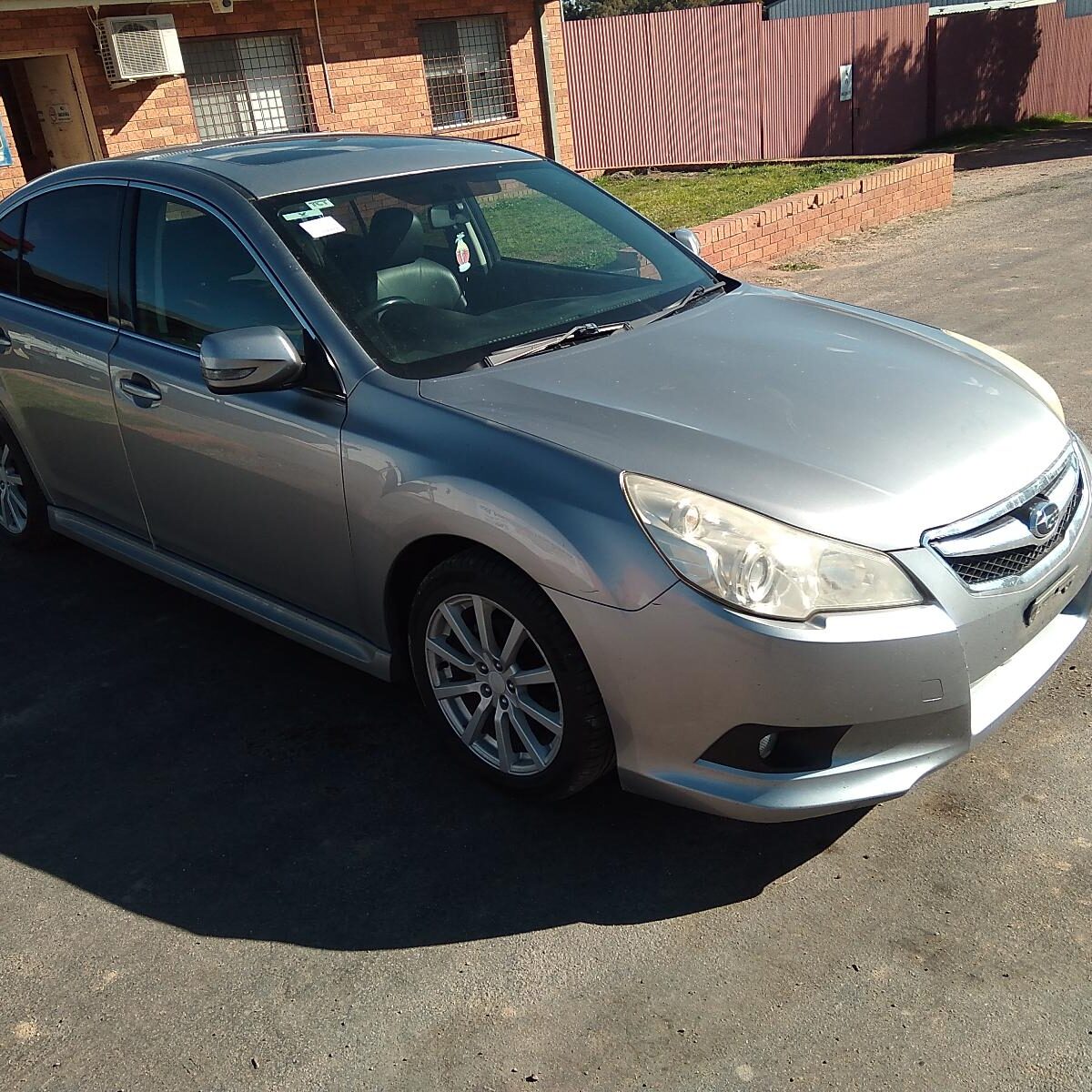 2011 SUBARU LIBERTY Right Guard