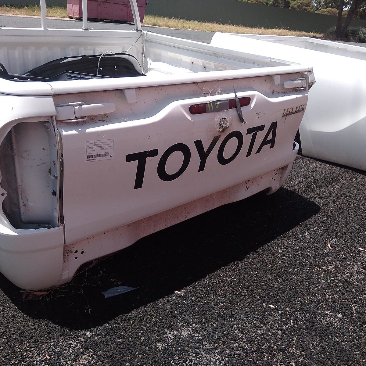 2020 TOYOTA HILUX BOOTLID/TAILGATE