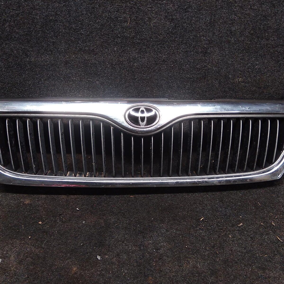 2002 TOYOTA AVALON GRILLE