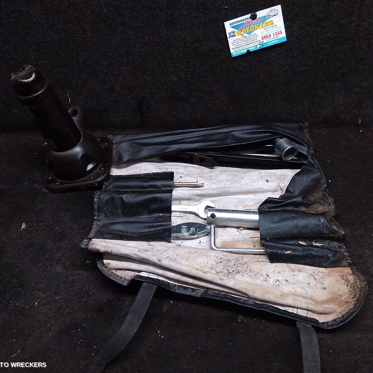 1996 TOYOTA HILUX Jack/Tool Kit