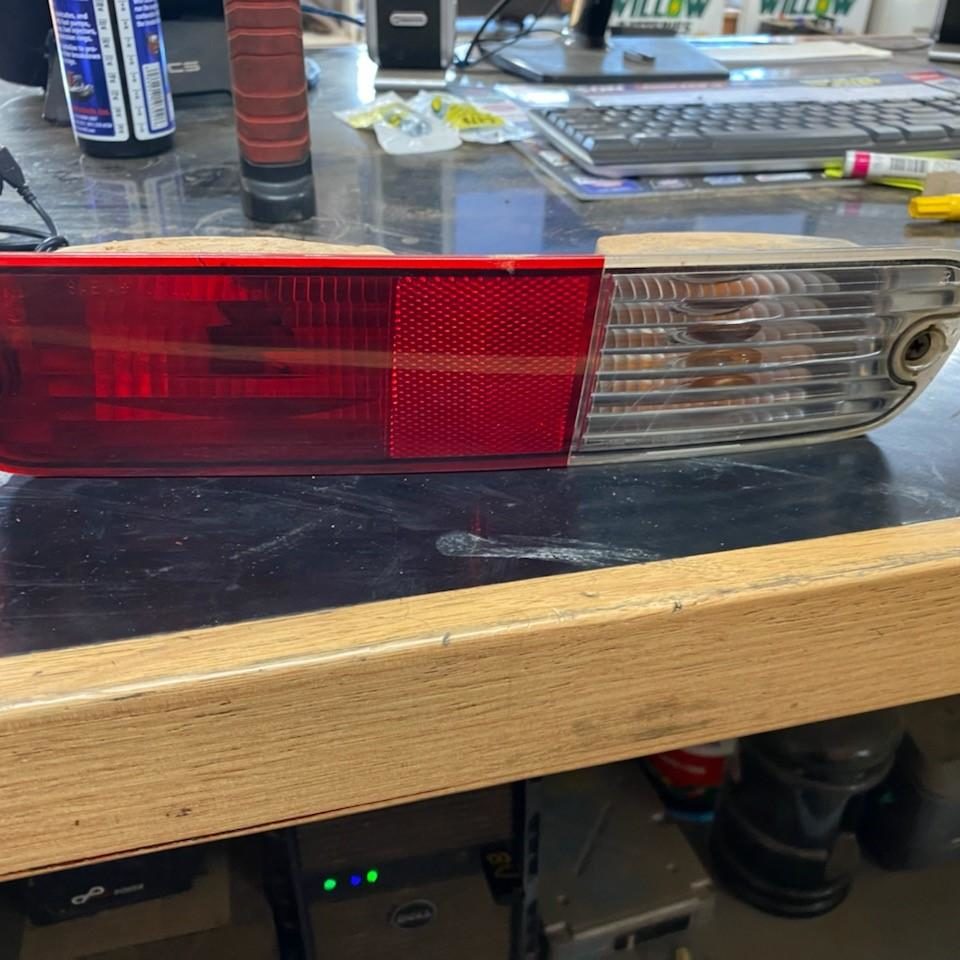 2003 MITSUBISHI PAJERO RIGHT TAILLIGHT