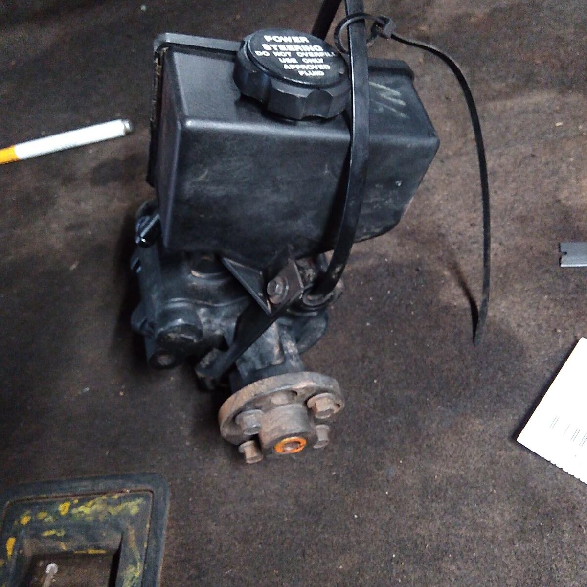 1991 HOLDEN COMMODORE STEERING PUMP