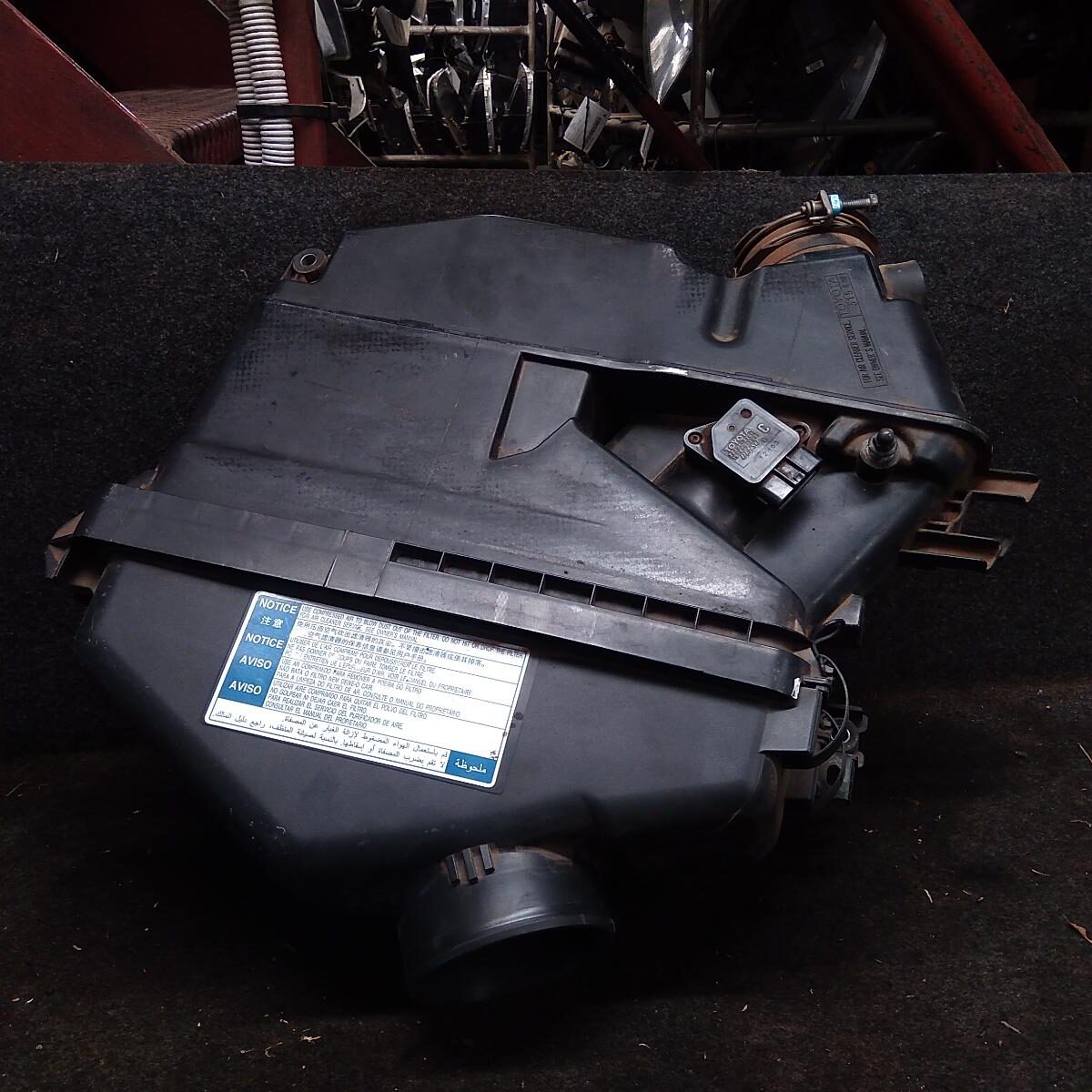 2011 TOYOTA HILUX AIR CLEANER/BOX