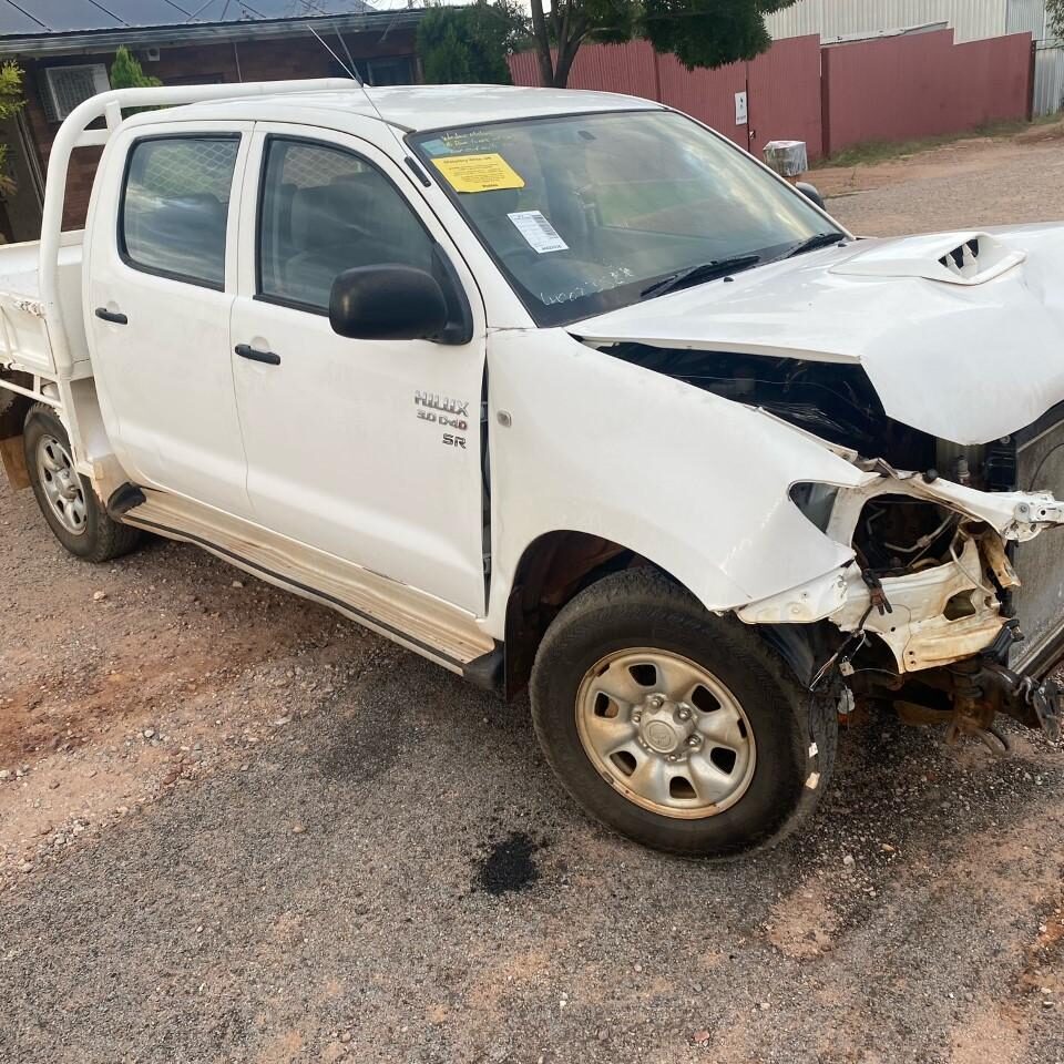 2011 TOYOTA HILUX LEFT FRONT UPPER CONTROL ARM