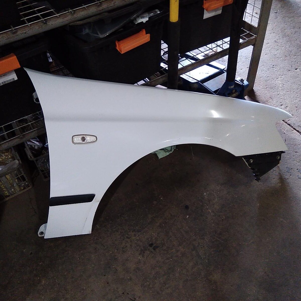 2003 FORD FALCON Right Guard