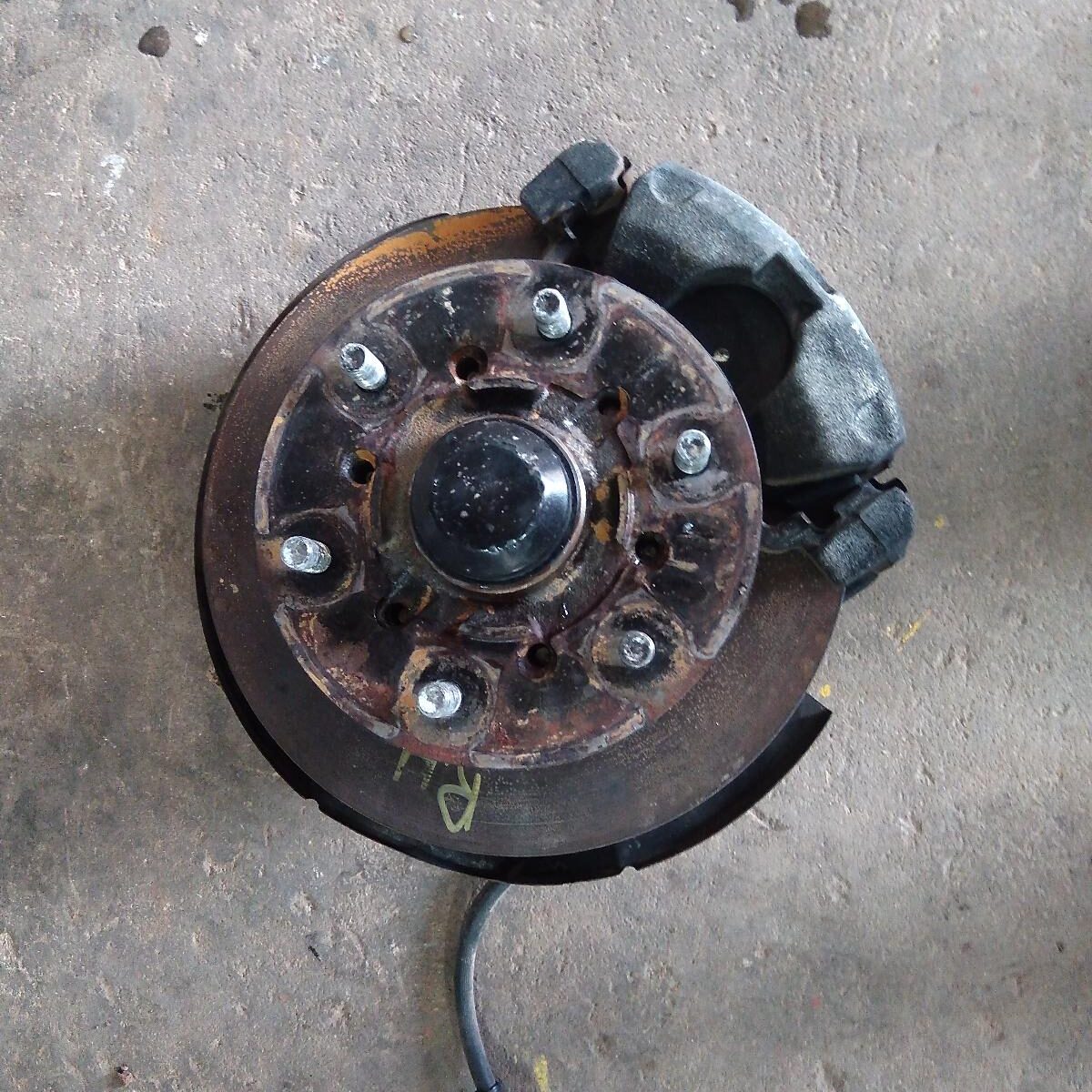 2010 FORD RANGER RIGHT FRONT HUB ASSEMBLY