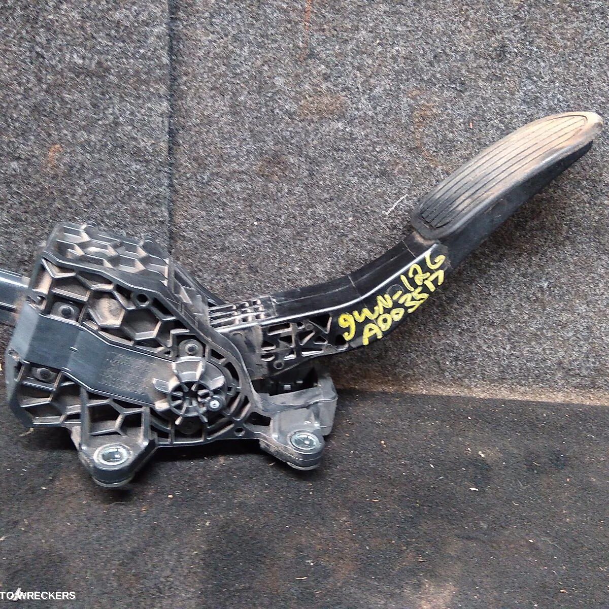 2021 TOYOTA HILUX Pedal Assembly