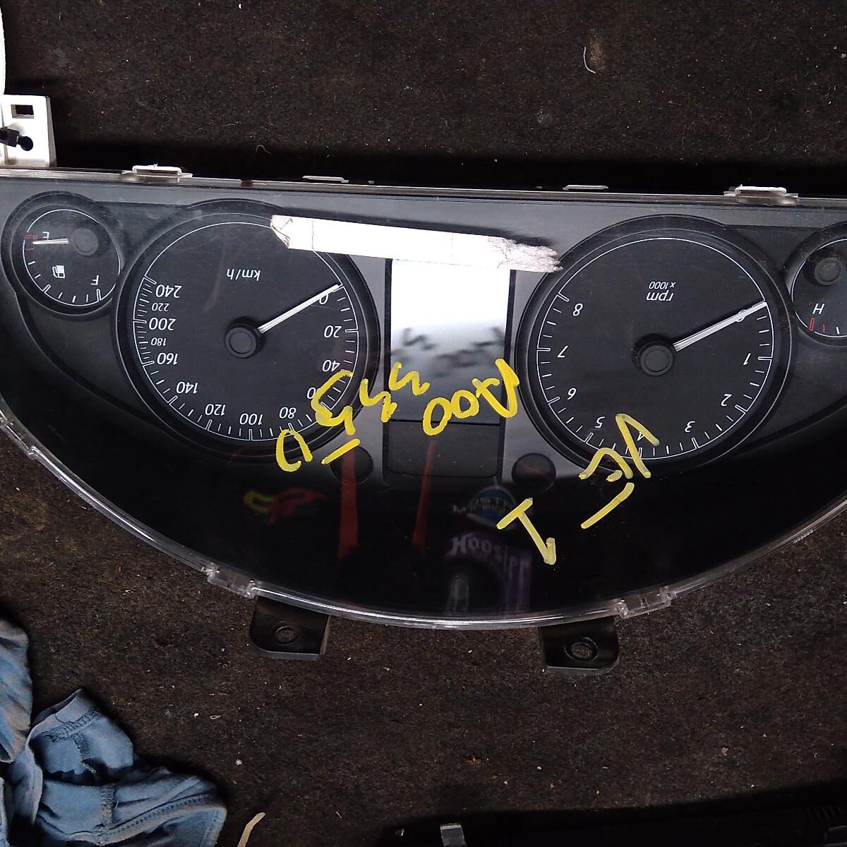 2010 HOLDEN COMMODORE INSTRUMENT CLUSTER