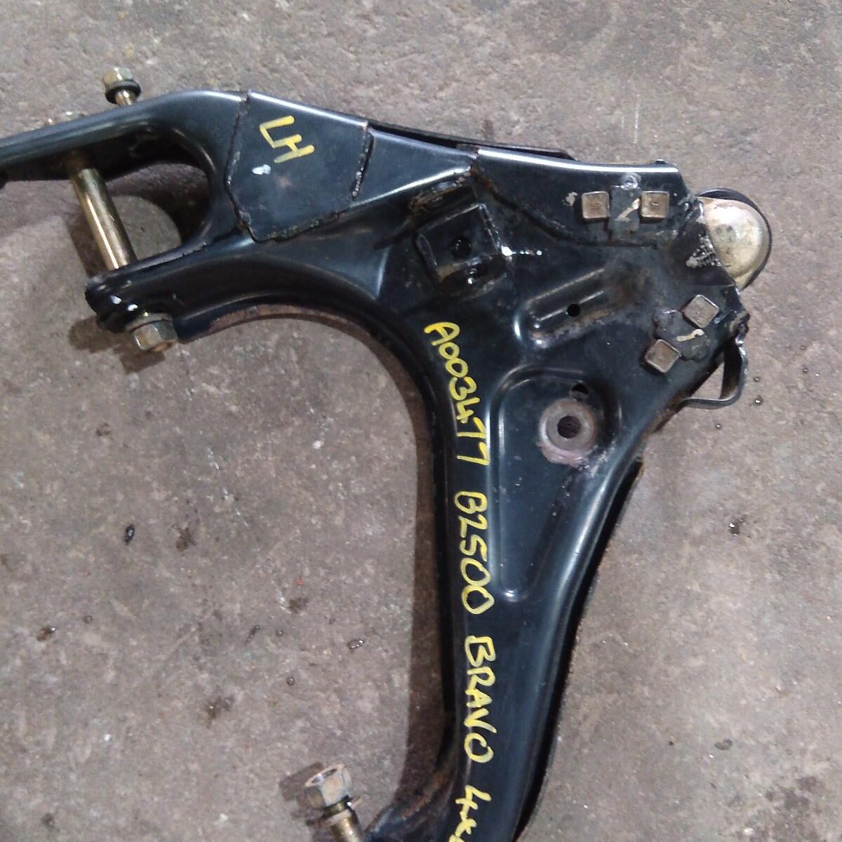 2005 MAZDA BRAVO LEFT FRONT LOWER CONTROL ARM