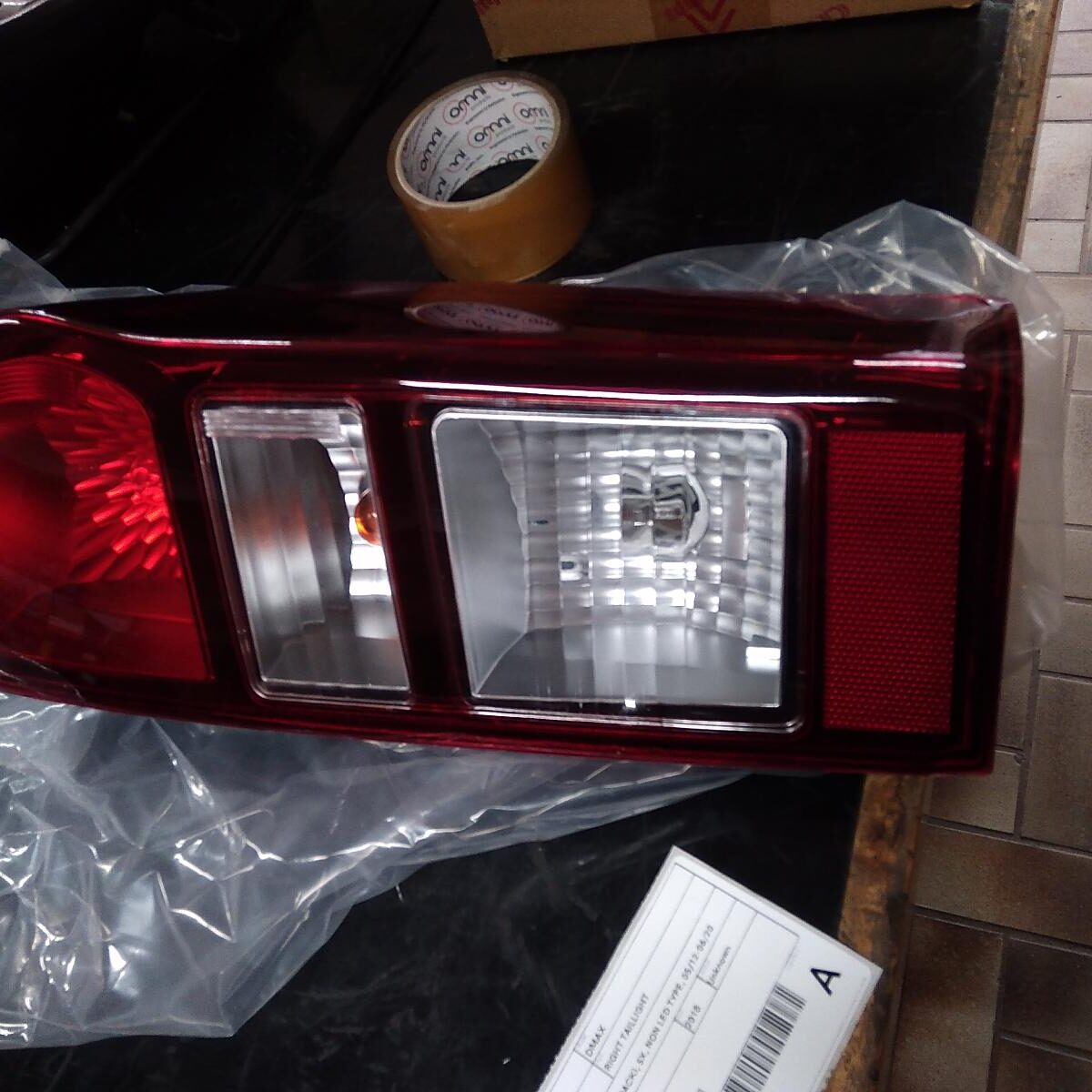 2018 ISUZU DMAX RIGHT TAILLIGHT