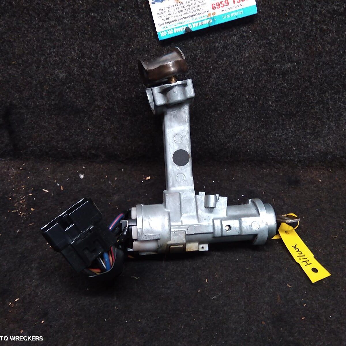 1996 TOYOTA HILUX Ignition W/ Key