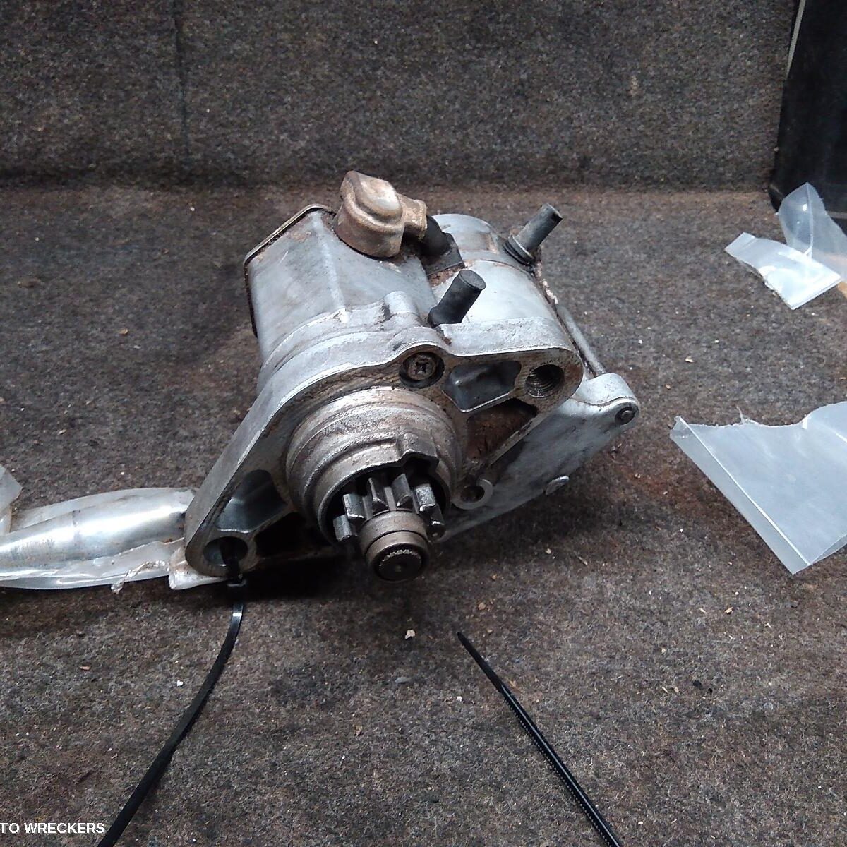 1999 TOYOTA LANDCRUISER Starter