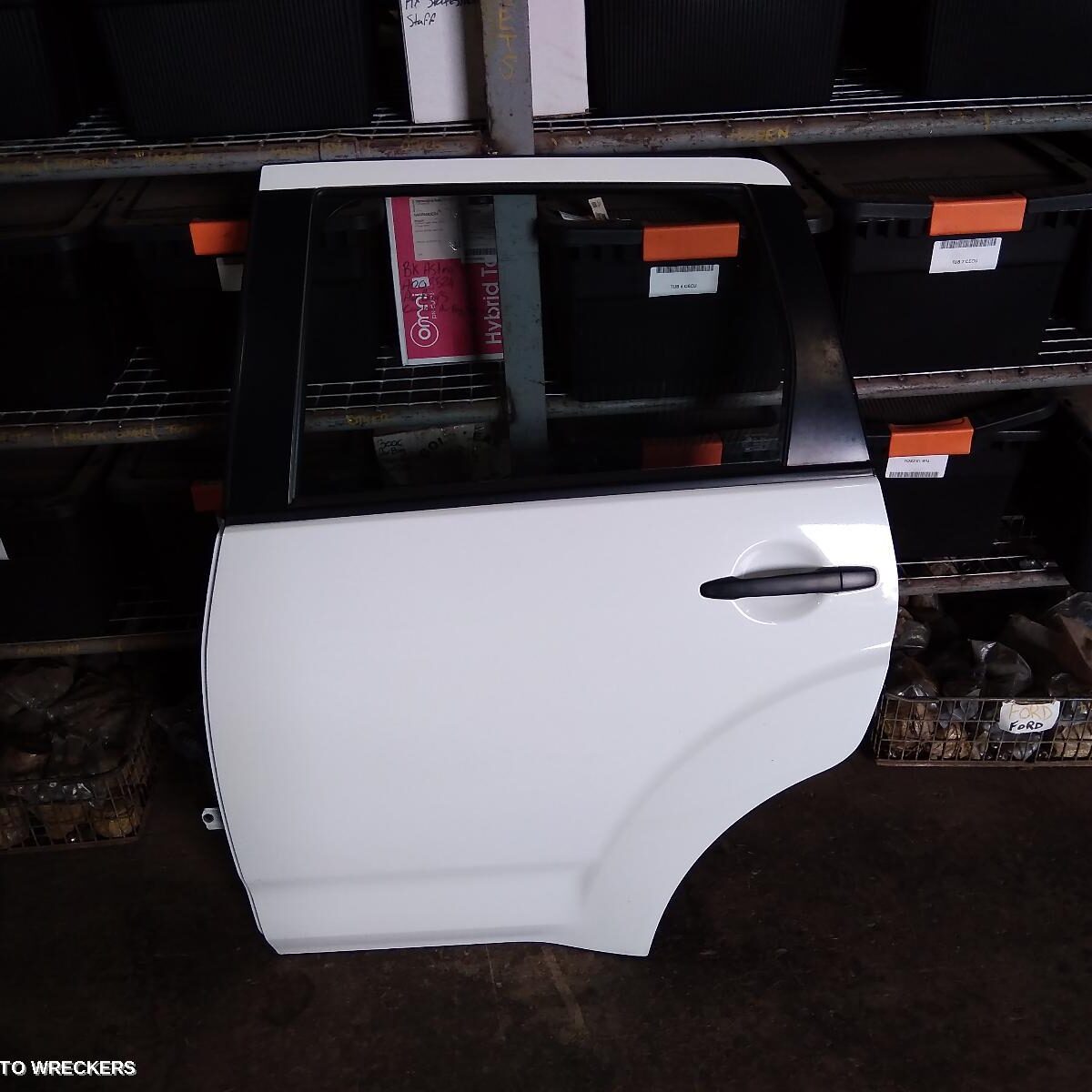 2009 MITSUBISHI OUTLANDER Left Rear Door/Sliding