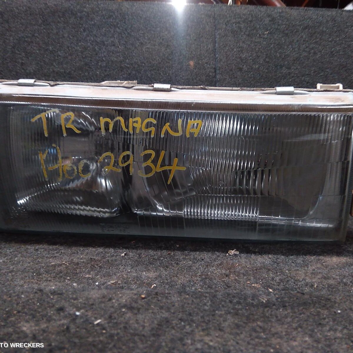 1993 MITSUBISHI MAGNA Left Headlamp