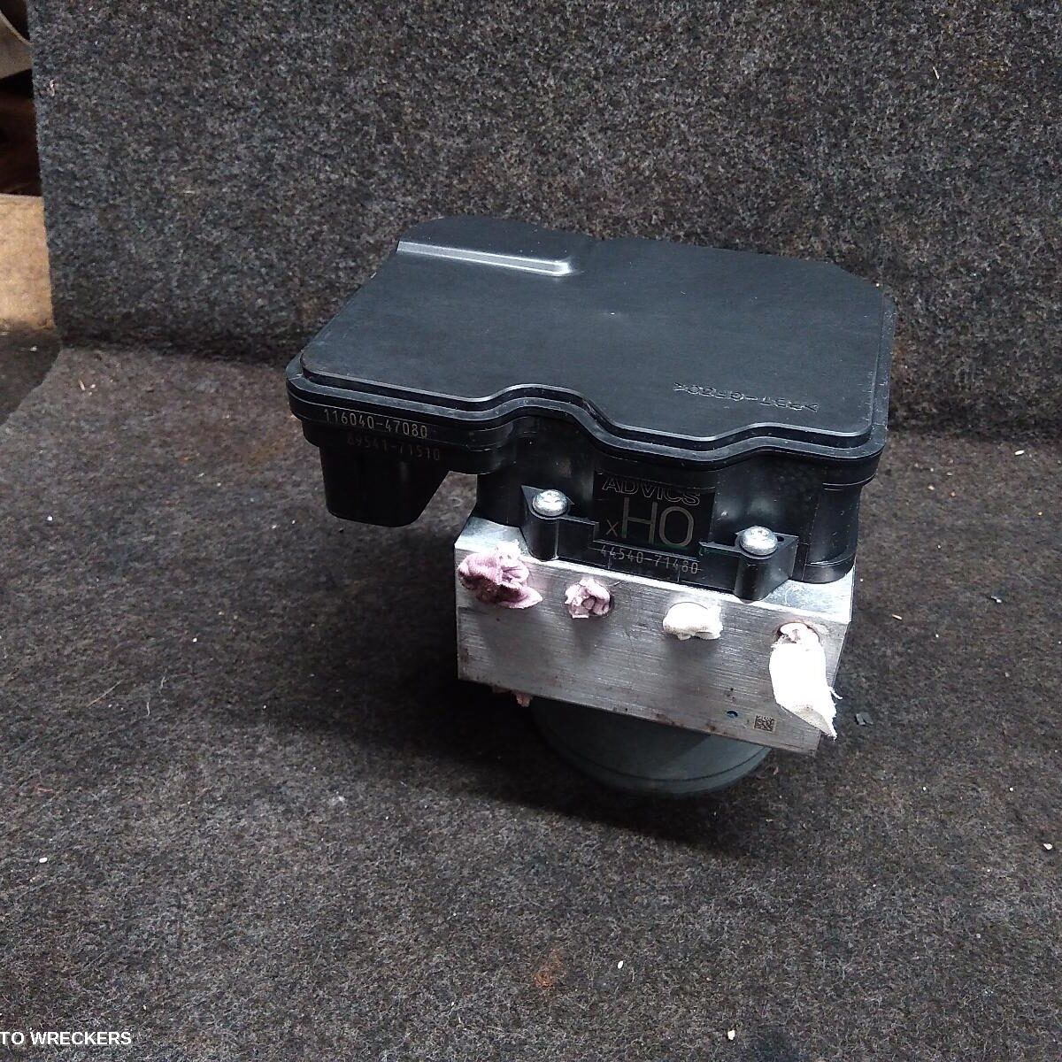 2017 TOYOTA HILUX Abs Pump/Modulator