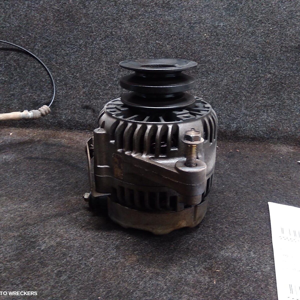 2002 TOYOTA HILUX Alternator