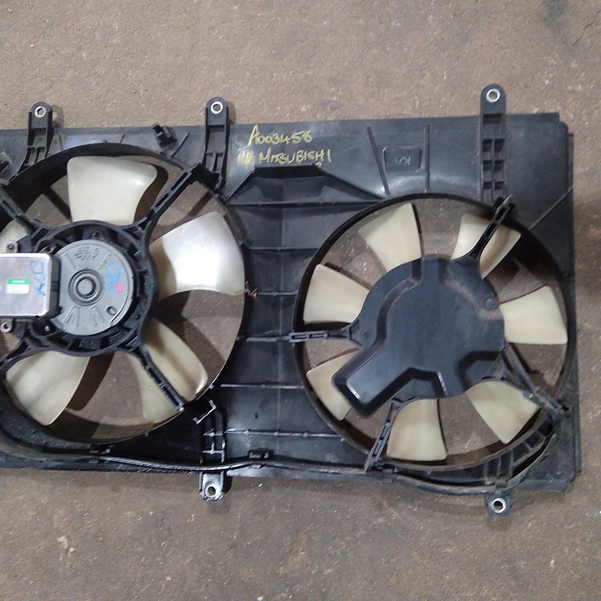 2008 MITSUBISHI GRANDIS FAN