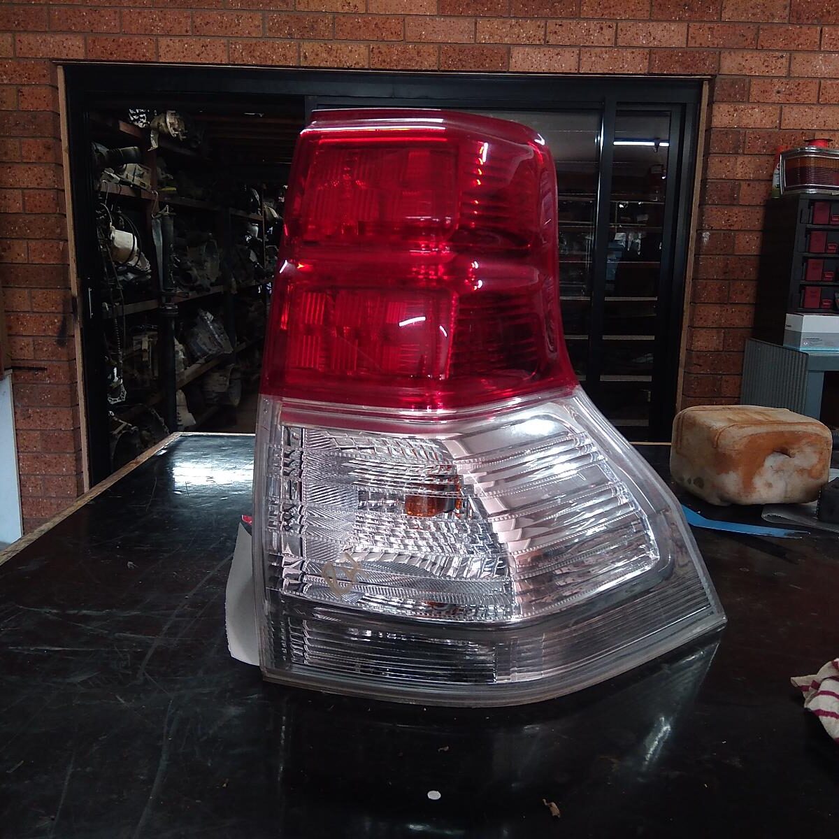 2009 TOYOTA PRADO RIGHT TAILLIGHT