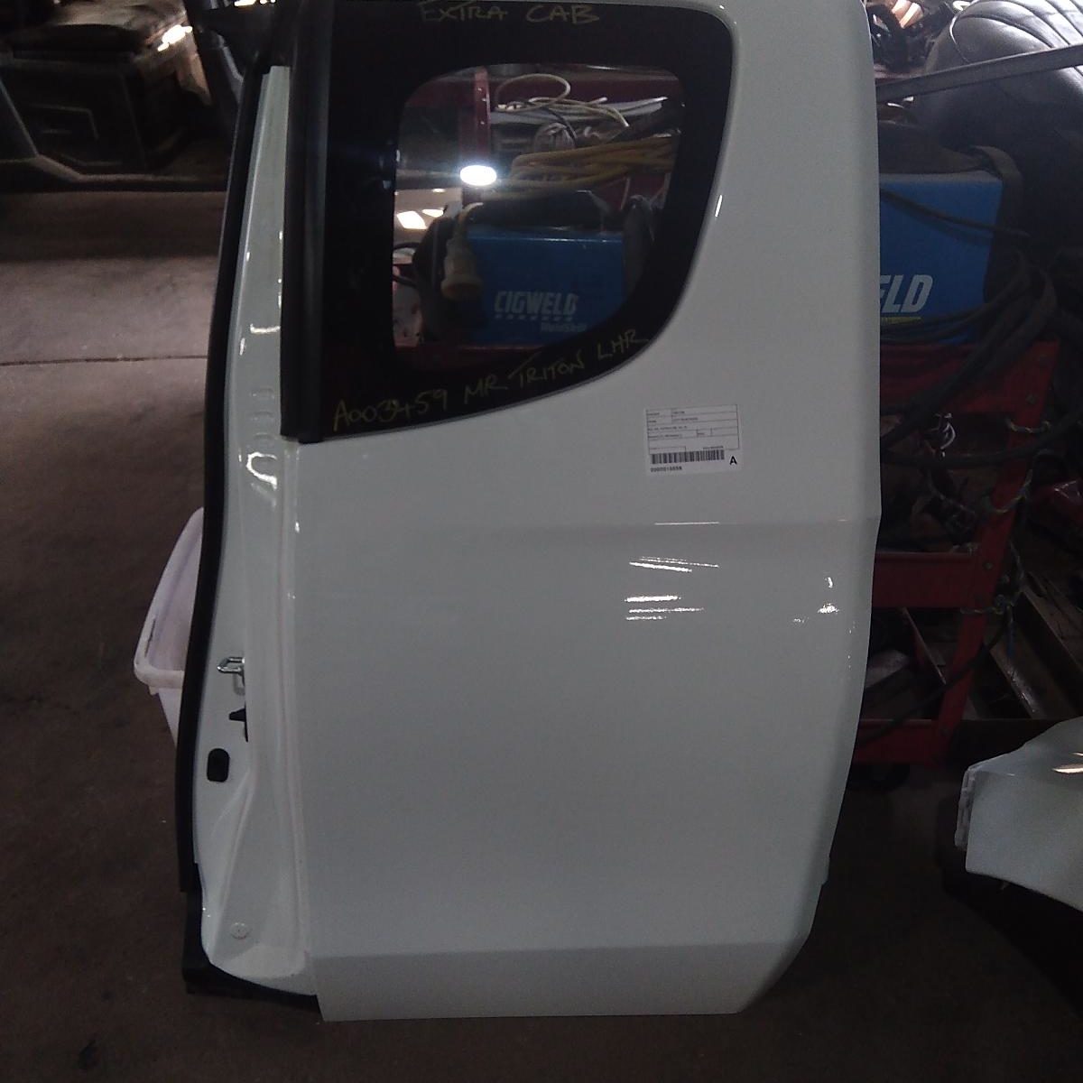 2023 MITSUBISHI TRITON LEFT REAR DOOR/SLIDING