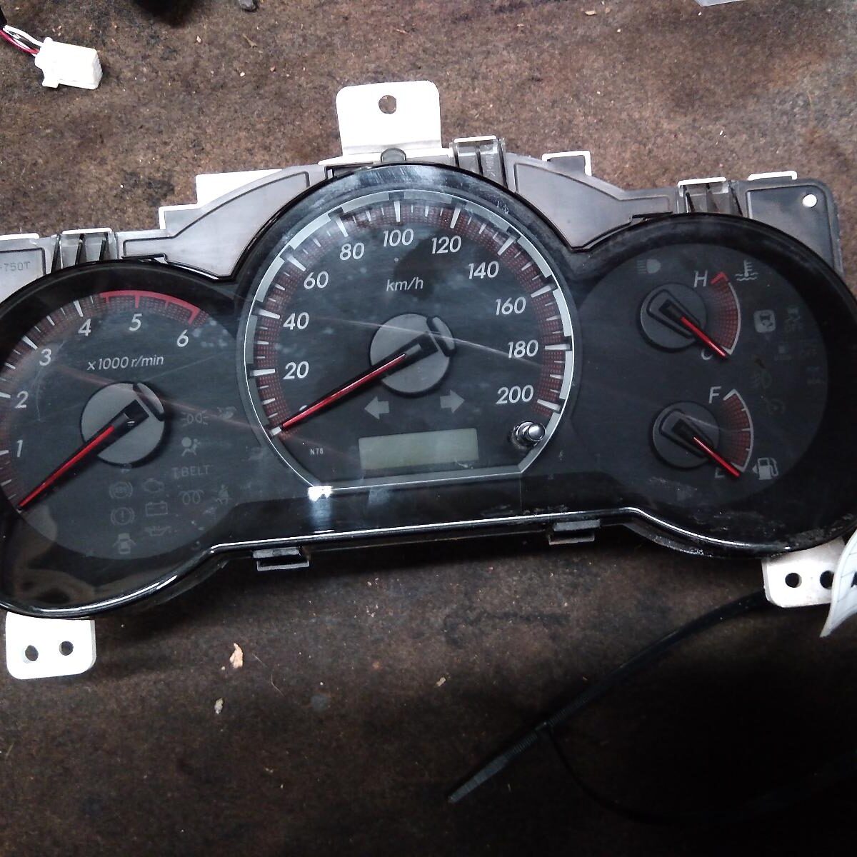 2014 TOYOTA HILUX INSTRUMENT CLUSTER