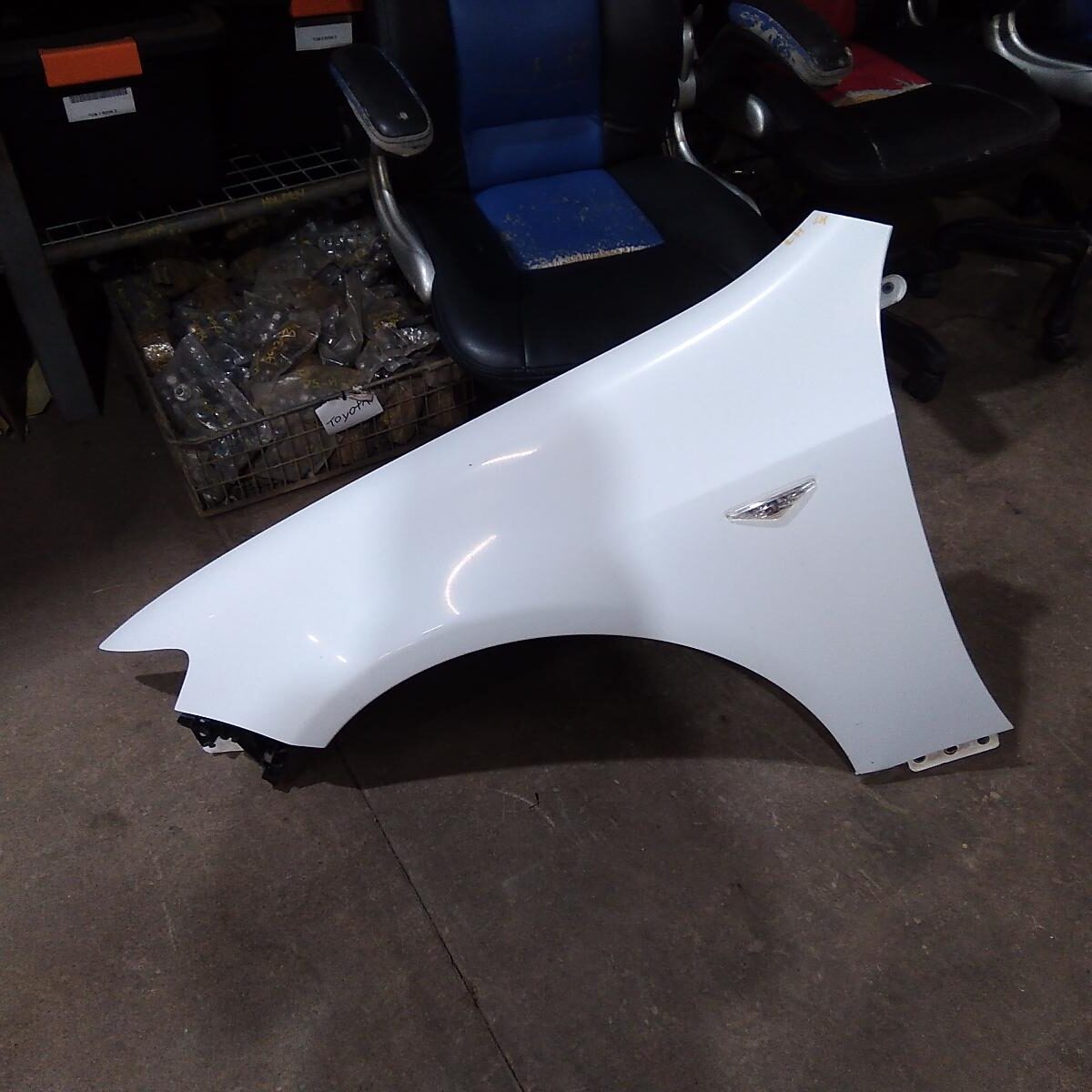 2009 FORD FALCON Left Guard