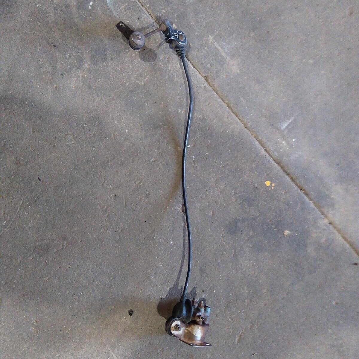 2004 TOYOTA HILUX Brake Comp Valve