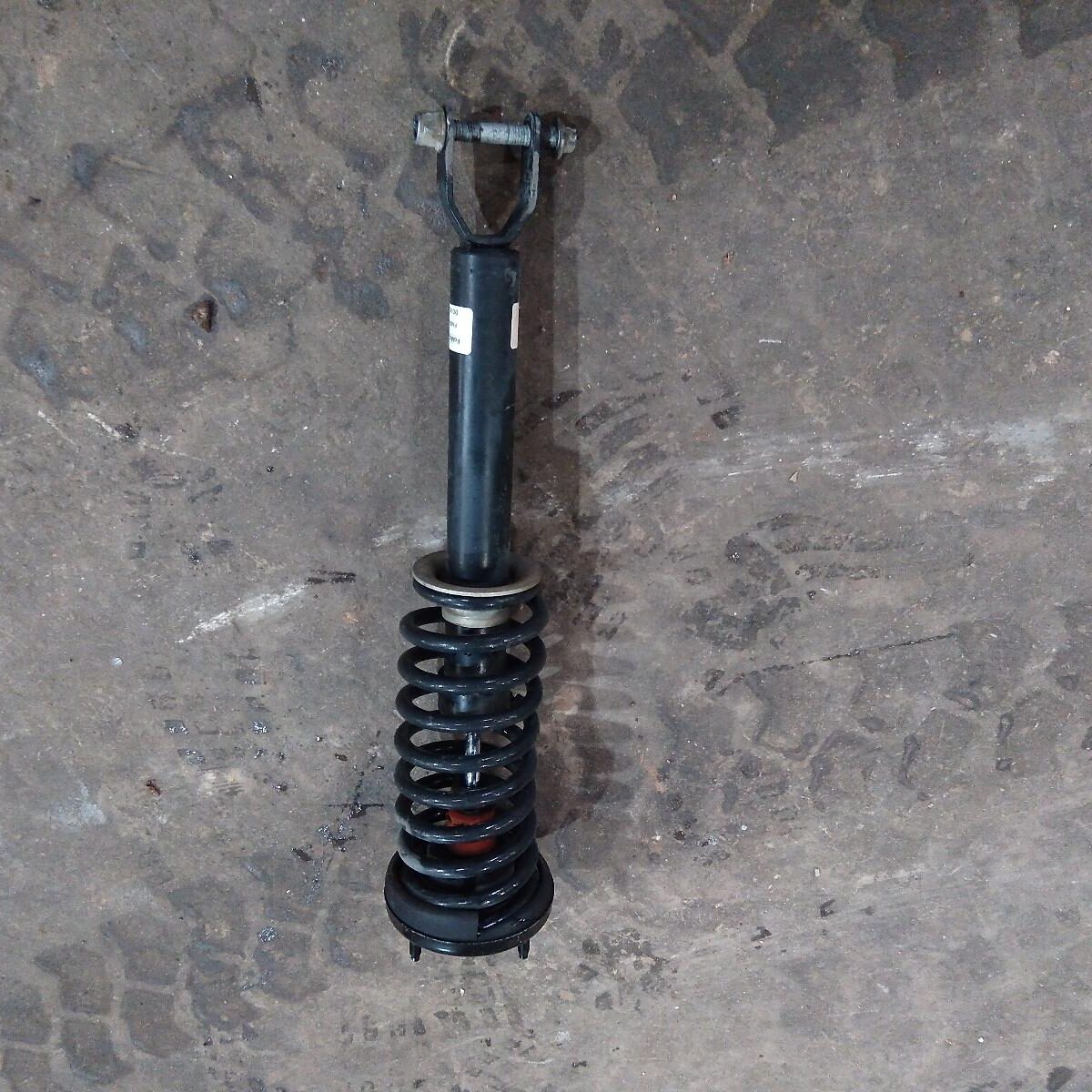 2010 FORD FALCON Left Front Strut