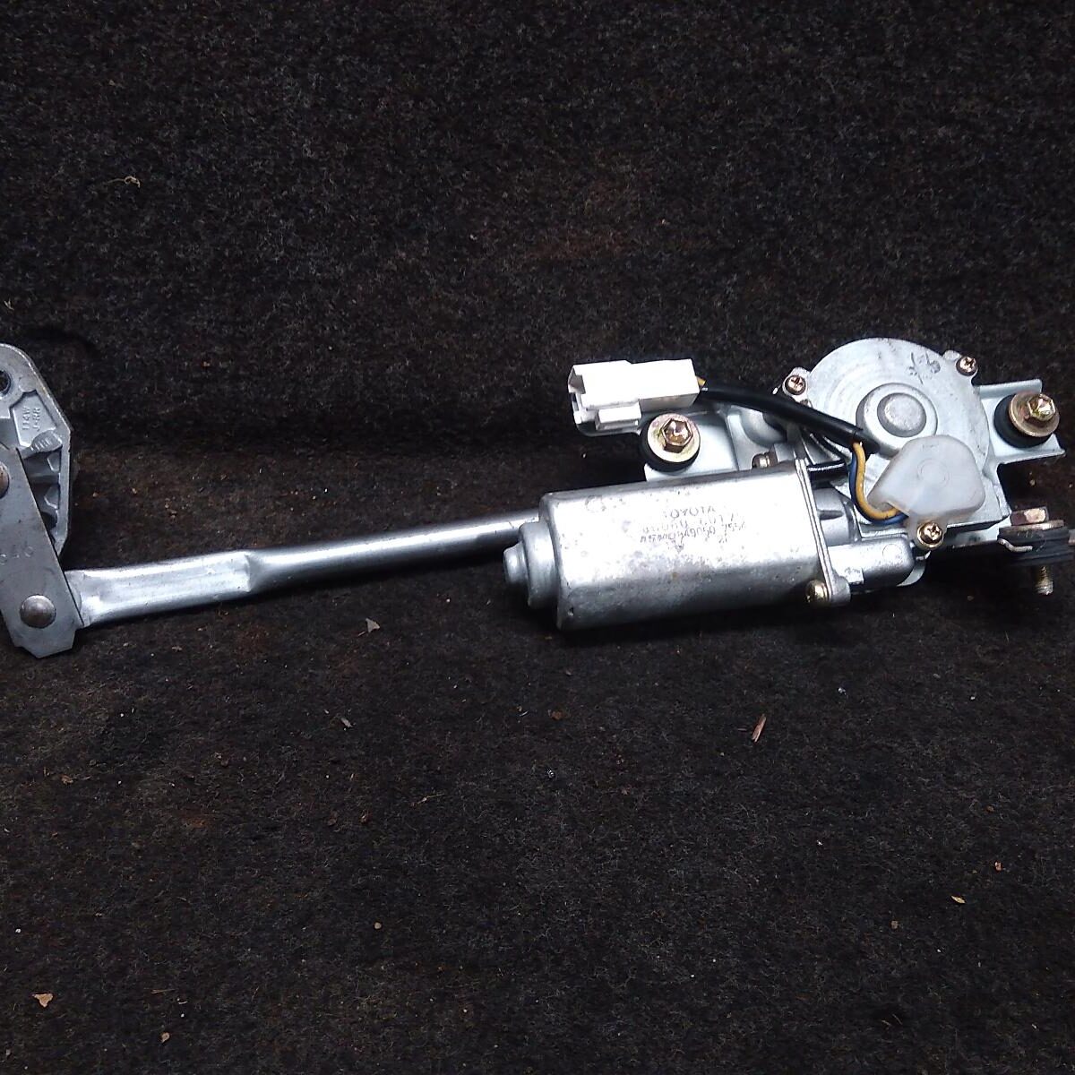 2003 TOYOTA LANDCRUISER WIPER MOTOR