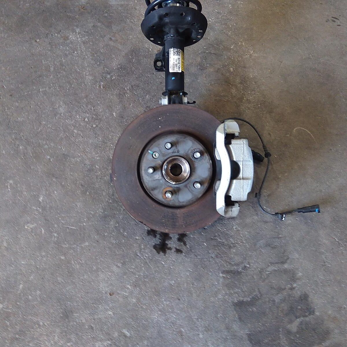 2016 HOLDEN BARINA RIGHT FRONT HUB ASSEMBLY