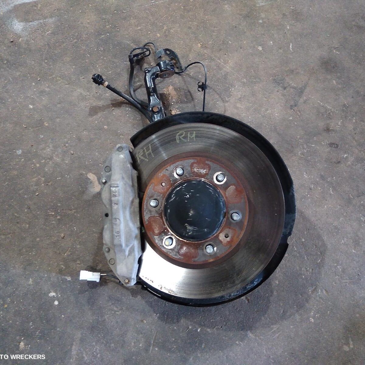 2017 TOYOTA HILUX Right Front Hub Assembly