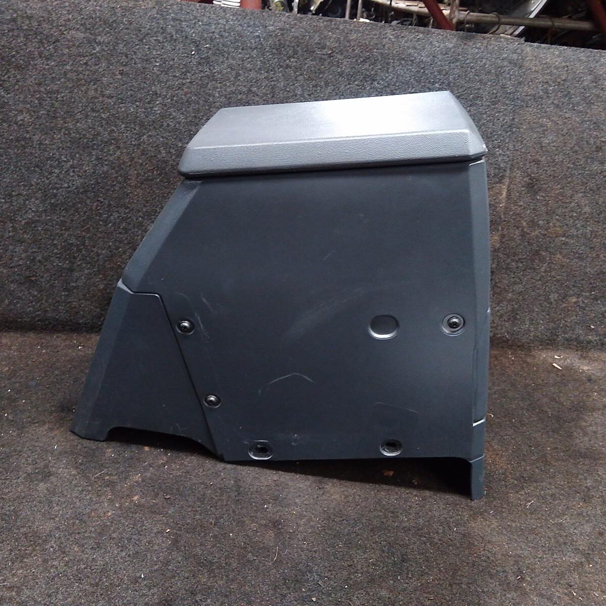 2023 TOYOTA LANDCRUISER Console