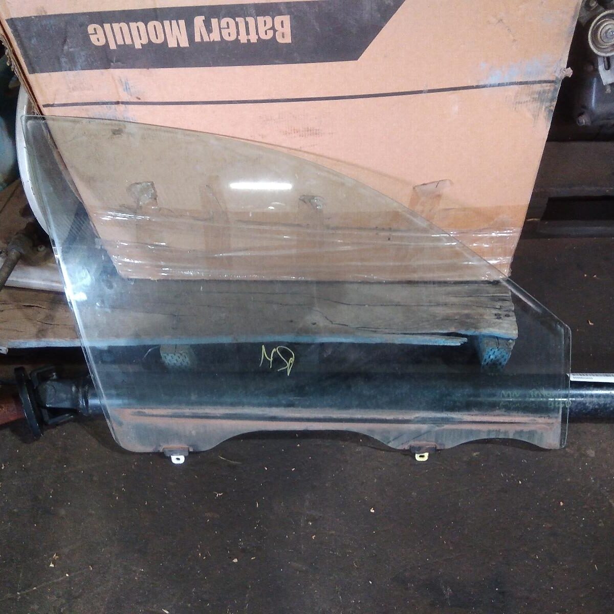 2012 MITSUBISHI TRITON RIGHT FRONT DOOR WINDOW