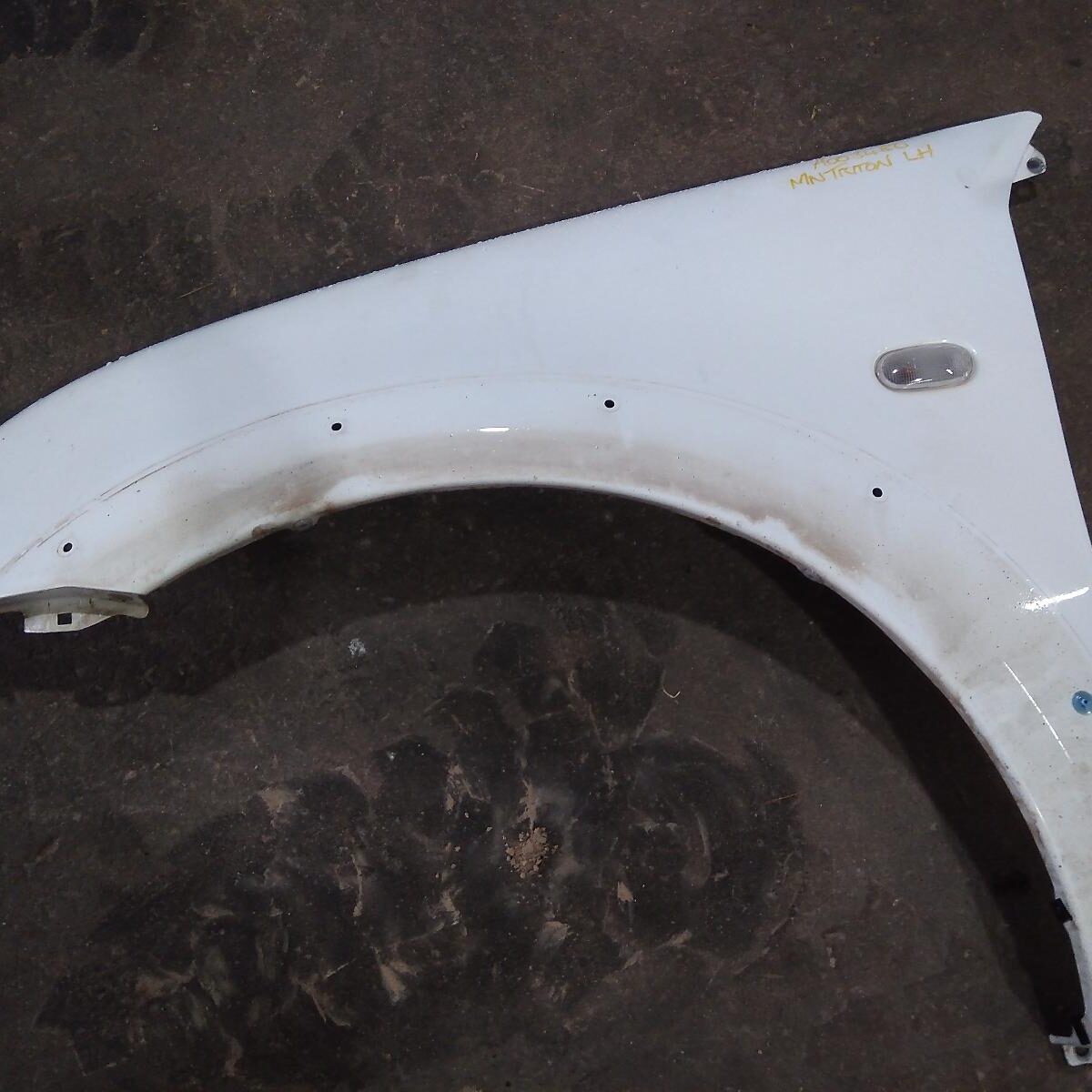 2014 MITSUBISHI TRITON LEFT GUARD