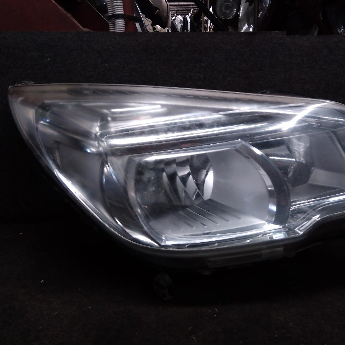 2015 HOLDEN COLORADO RIGHT HEADLAMP