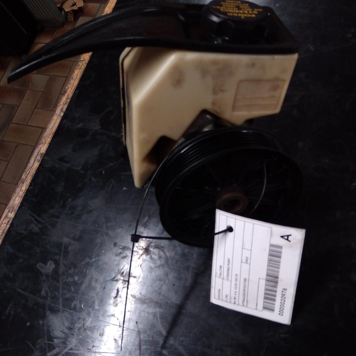 2002 FORD FALCON STEERING PUMP