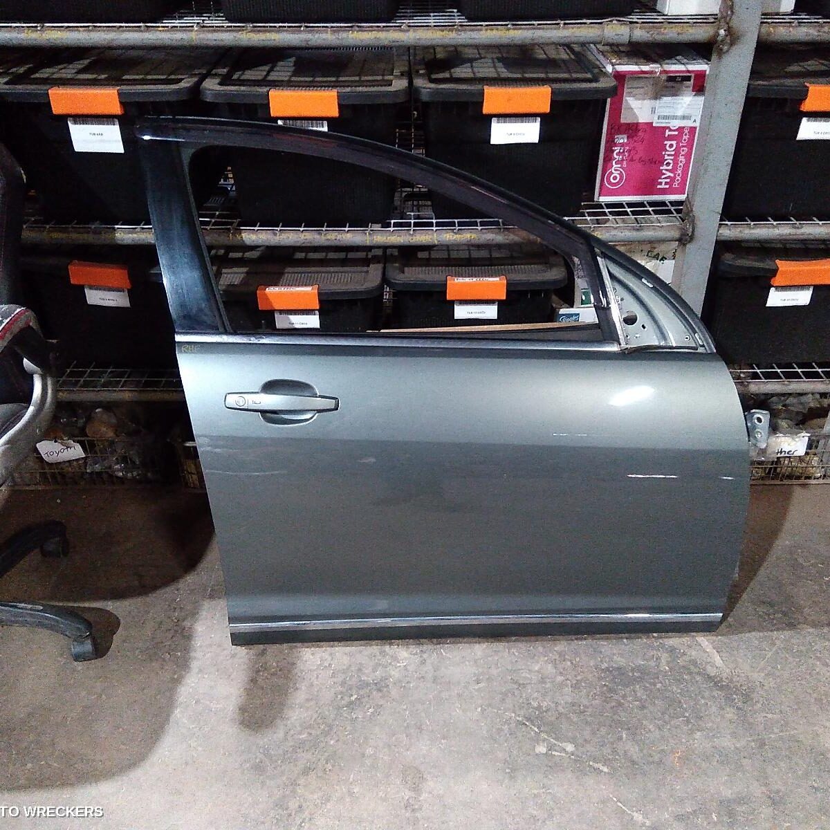 2014 HOLDEN COMMODORE Right Front Door