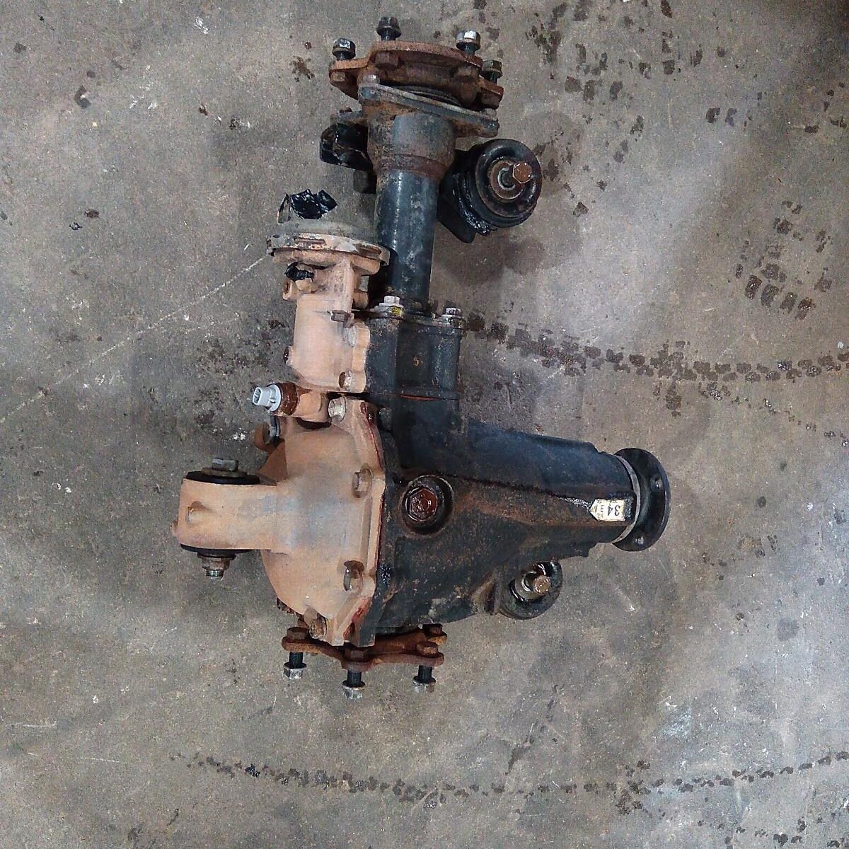 2004 TOYOTA HILUX Differential Centre
