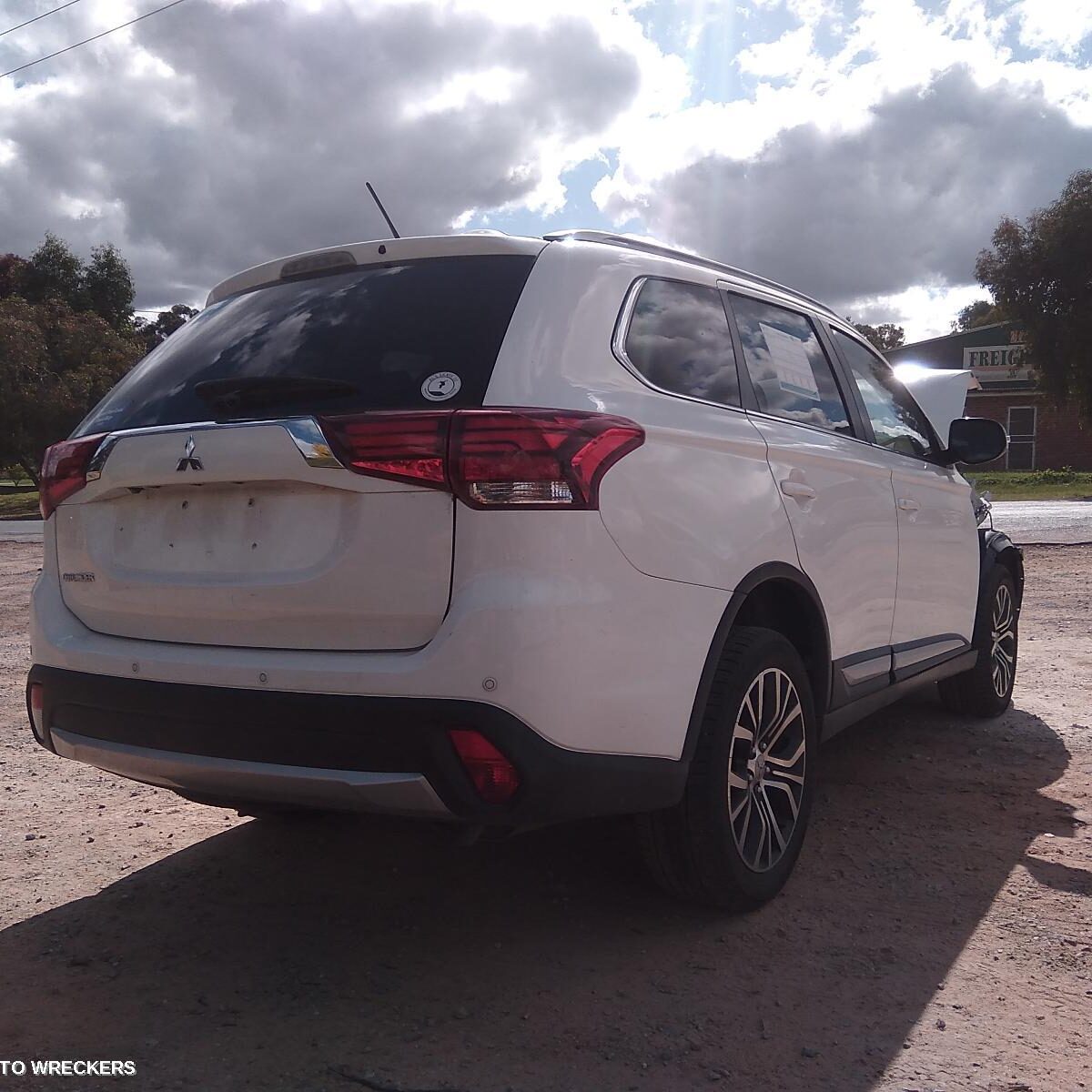 2015 MITSUBISHI OUTLANDER Wheel Mag