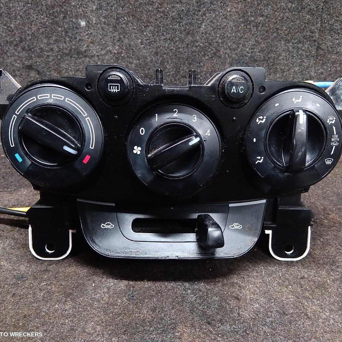 2011 MAZDA 2 Heater/Ac Controls