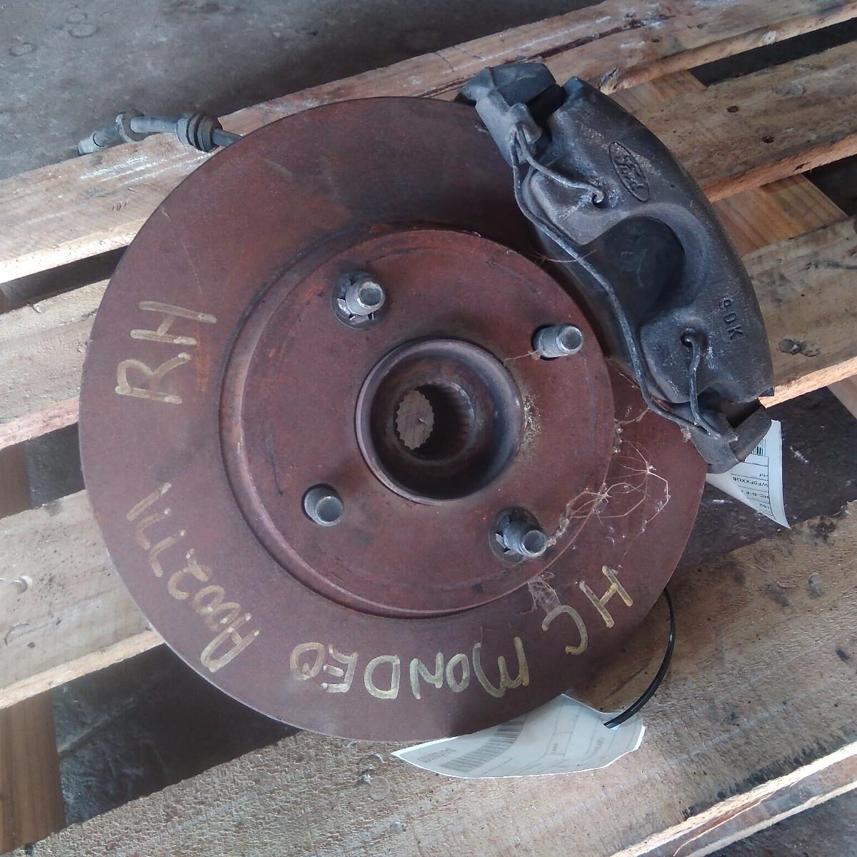 1999 FORD MONDEO RIGHT FRONT HUB ASSEMBLY