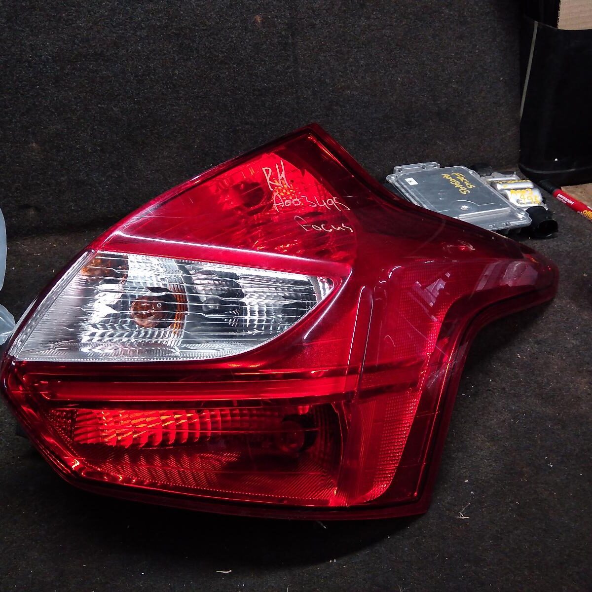 2012 FORD FOCUS RIGHT TAILLIGHT