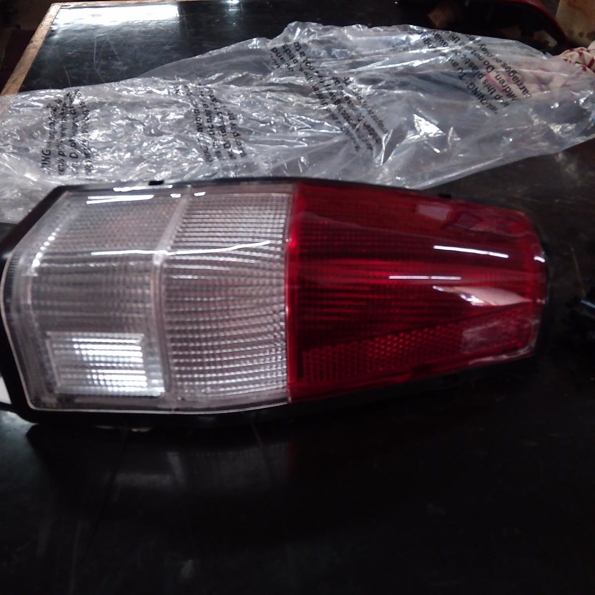 1997 FORD FALCON LEFT TAILLIGHT