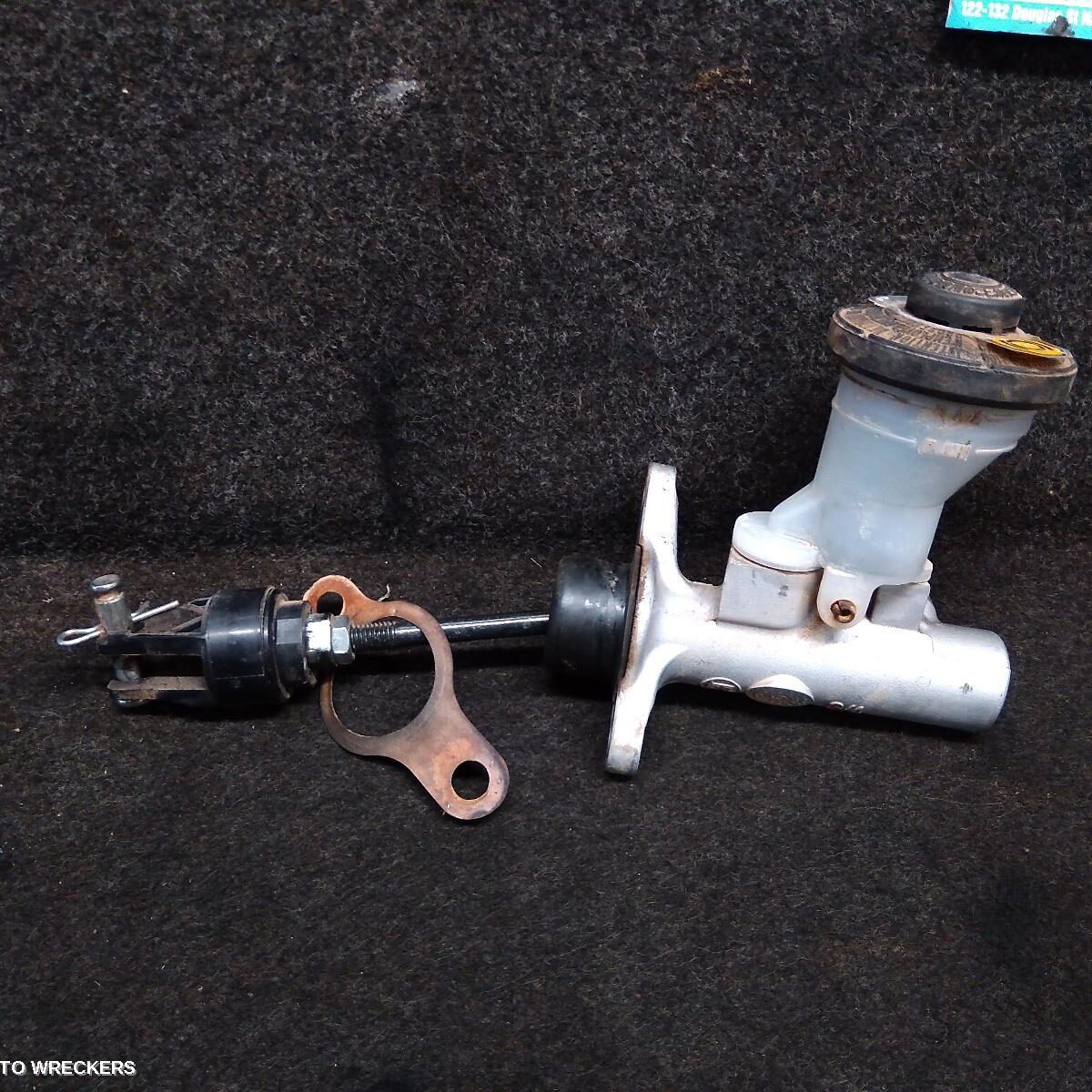 2018 TOYOTA LANDCRUISER Clutch Master Cylind