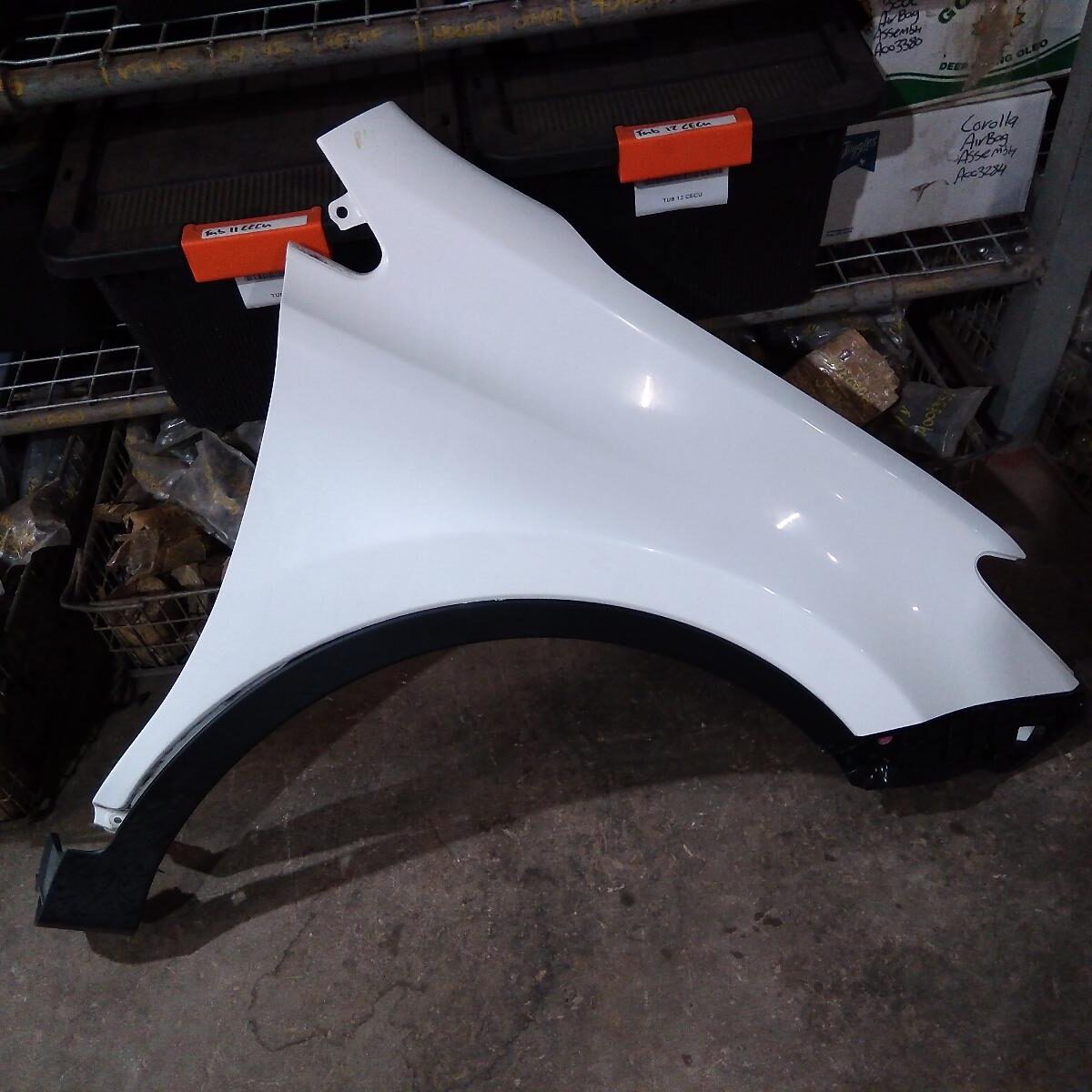 2013 TOYOTA RAV4 RIGHT GUARD
