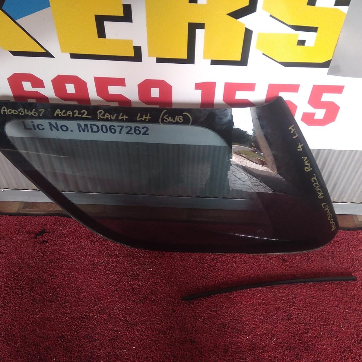 2004 TOYOTA RAV4 LEFT REAR SIDE GLASS