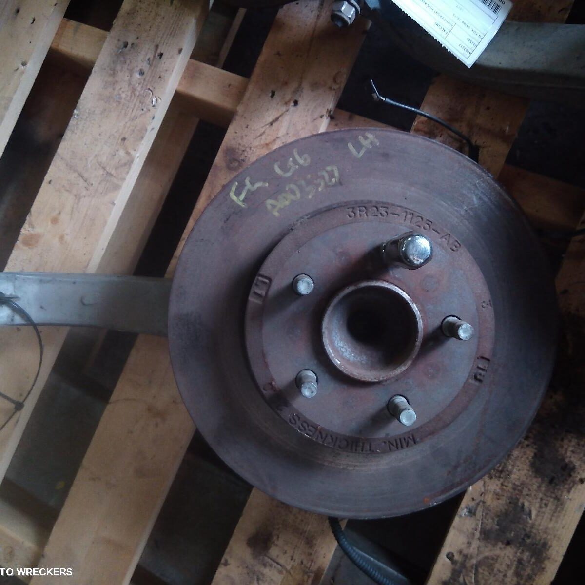 2012 FORD FALCON Left Front Hub Assembly