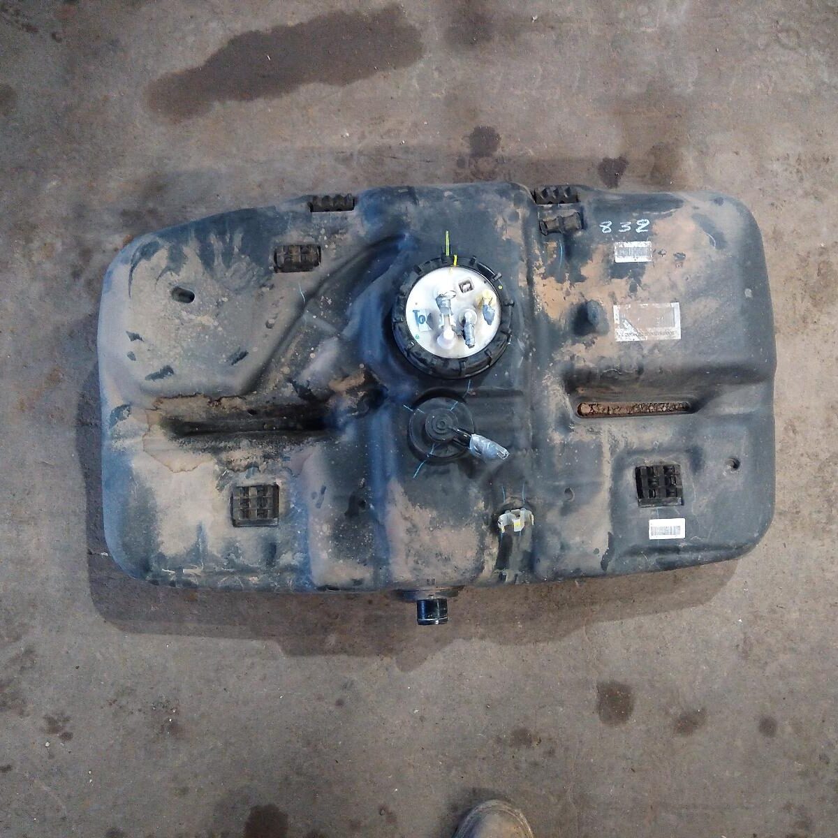 2010 HONDA JAZZ FUEL TANK